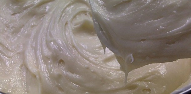 Homemade cream cheese frosting