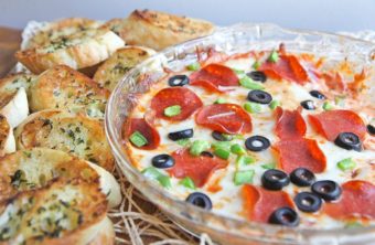 Hot Pizza Dip w/ Toasted Garlic Baguettes