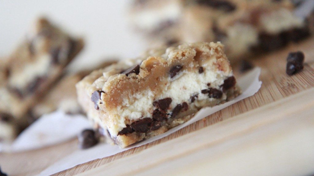chocolate chip cheesecake cookie bars recipe