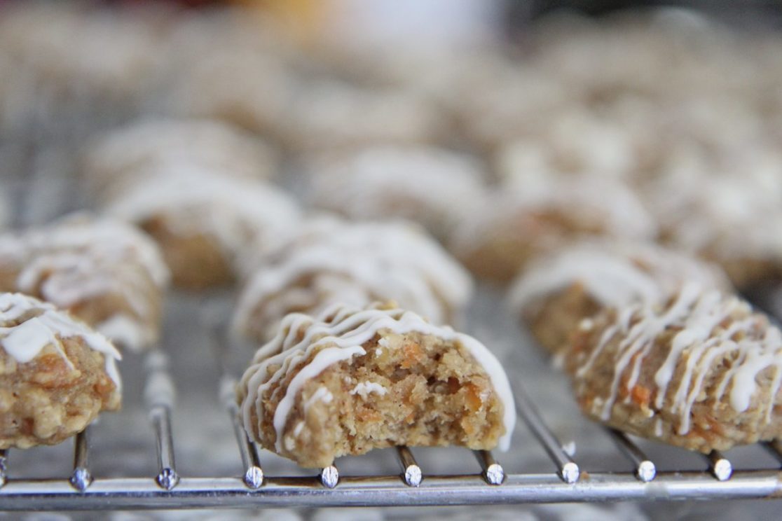 Easy Carrot Cake Oatmeal Cookies Recipe