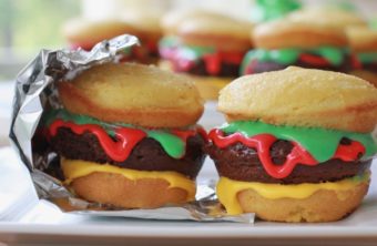 Easy “Hamburger” Cupcakes