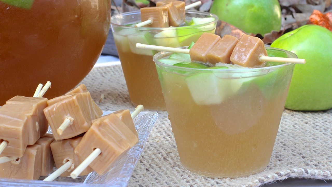 caramel-candy-apple-punch