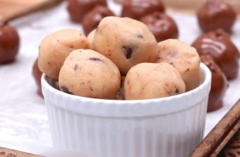 No-Bake Chocolate Chip Cookie Dough Truffles