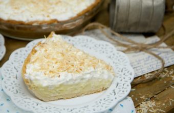 Coconut Cream Pie Recipe (Old-Fashioned, Easy)
