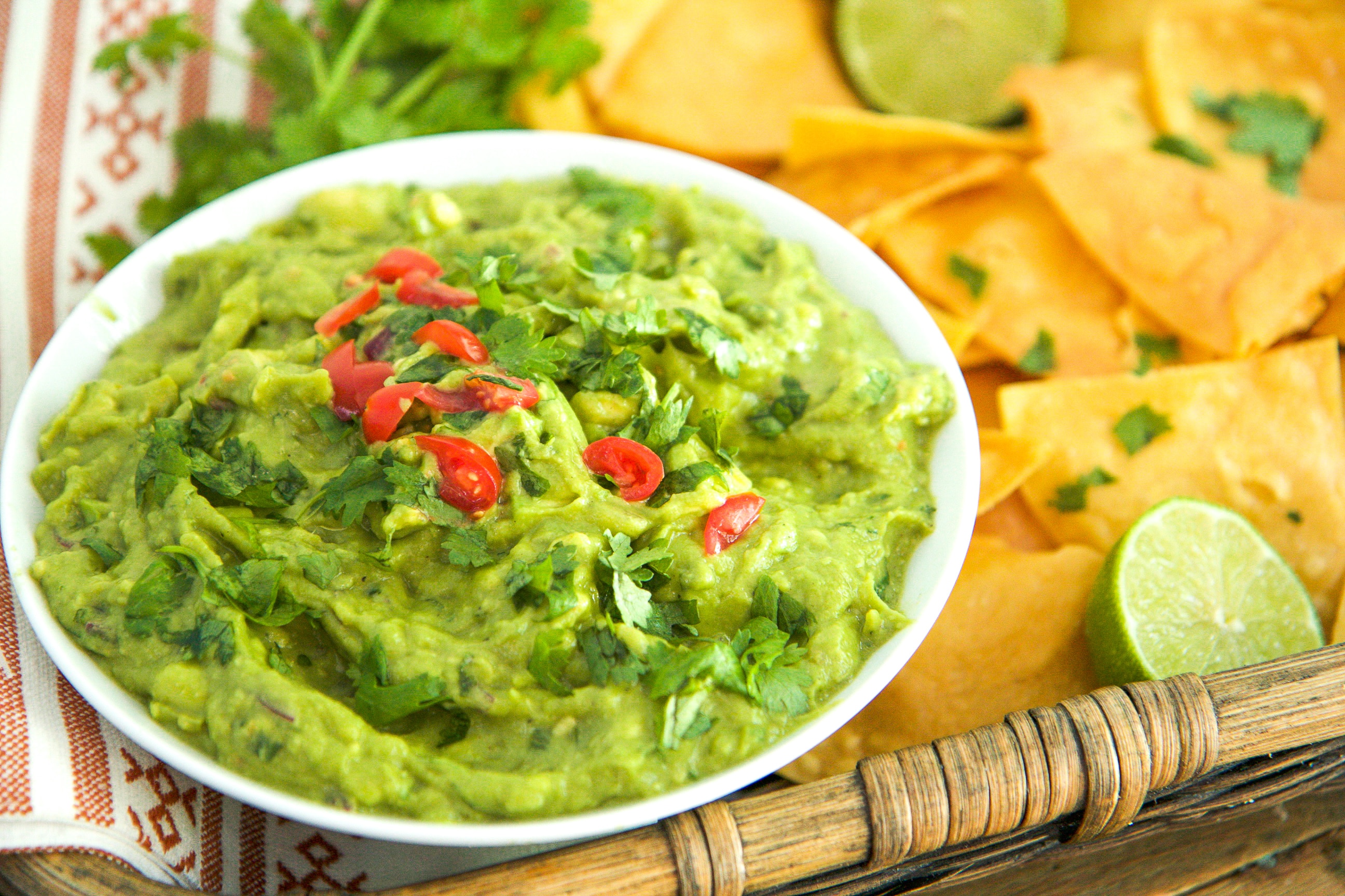 guacamole recipe and chipotle lime chips