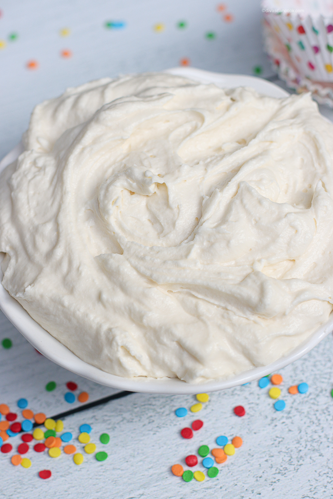 cream cheese whipped cream frosting recipe-1