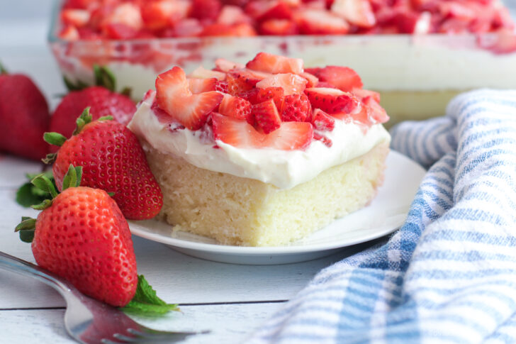 simple strawberry shortcake cake recipe